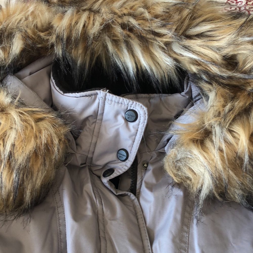 Steve‎ Madden,  large L/G. Gray, hooded faux fur. - Picture 10 of 11